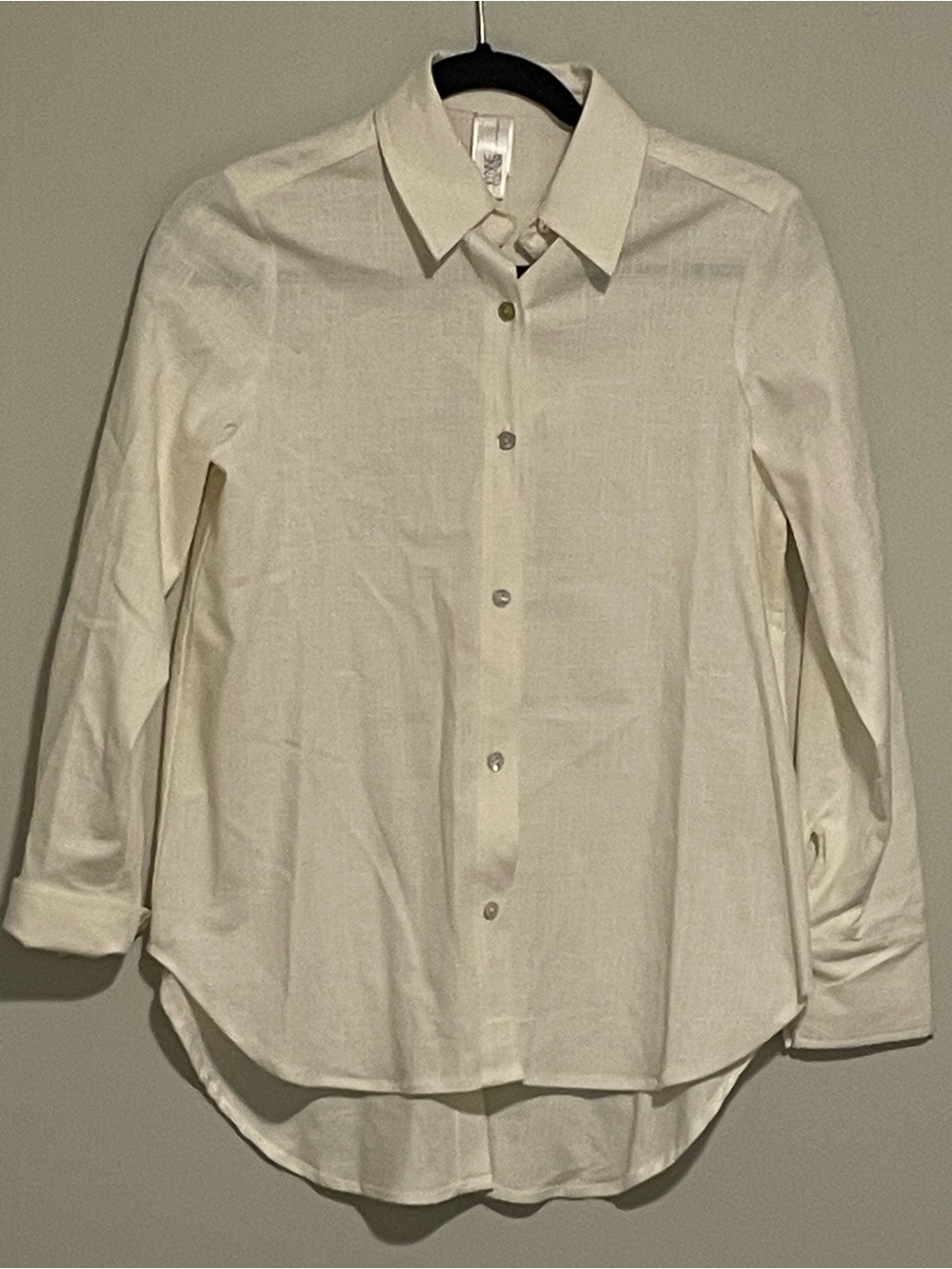 Women’s White Button-Back Long Sleeve Shirt